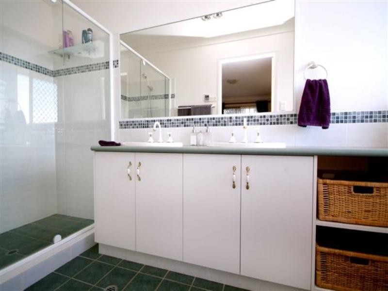 1 Jakirralee Court, Middle Ridge QLD 4350