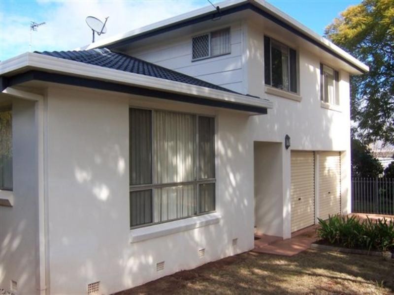 2 Anderson Street, East Toowoomba QLD 4350