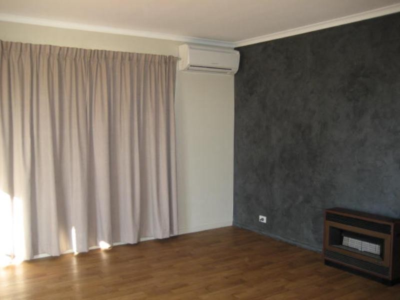 90 Hursley Road, Newtown QLD 4305