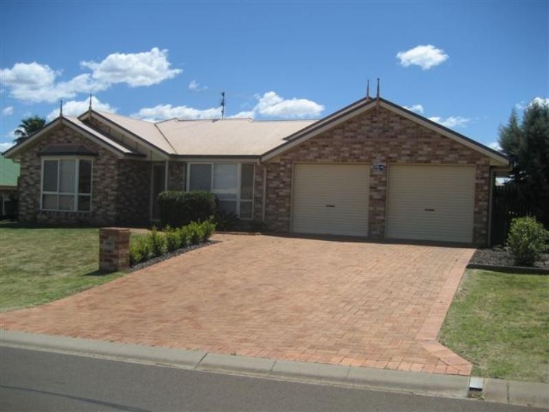 9 Stoneyhurst Court, Glenvale QLD 4350