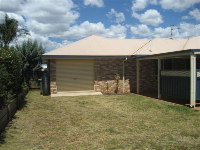9 Stoneyhurst Court, Glenvale QLD 4350