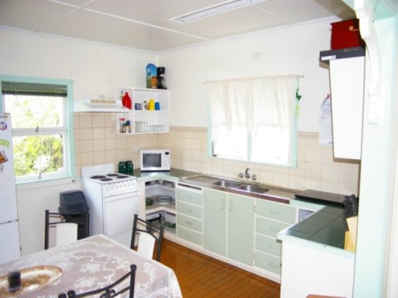 71 West Street, Newtown QLD 4350