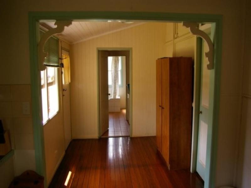 71 West Street, Newtown QLD 4350