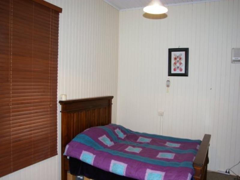 71 West Street, Newtown QLD 4350