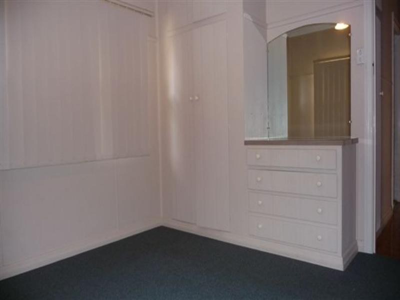 71 West Street, Newtown QLD 4350