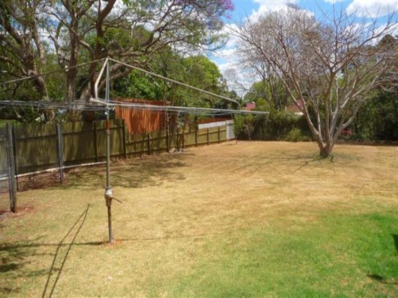 71 West Street, Newtown QLD 4350