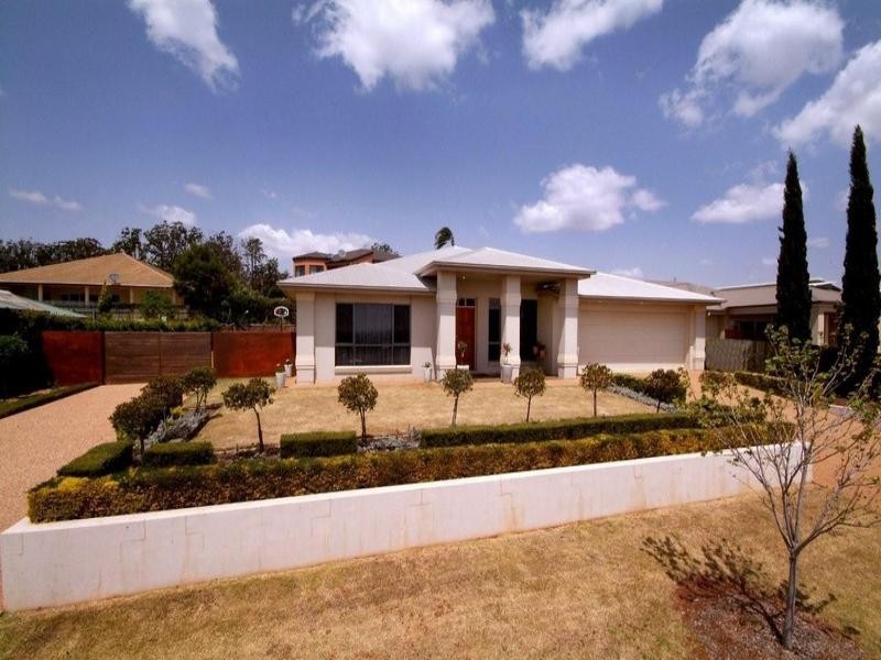 14 Howard Street, Middle Ridge QLD 4350