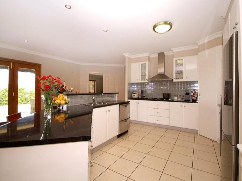 14 Howard Street, Middle Ridge QLD 4350