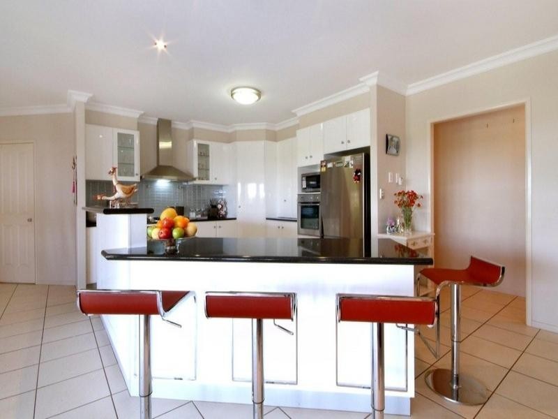 14 Howard Street, Middle Ridge QLD 4350