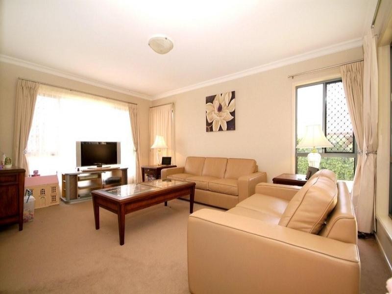 14 Howard Street, Middle Ridge QLD 4350
