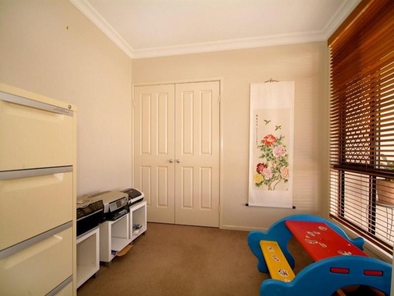 14 Howard Street, Middle Ridge QLD 4350