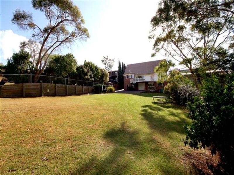 8 Mackenzie Street, Mount Lofty QLD 4350