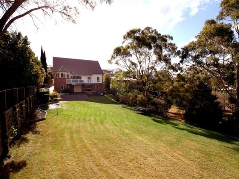 8 Mackenzie Street, Mount Lofty QLD 4350