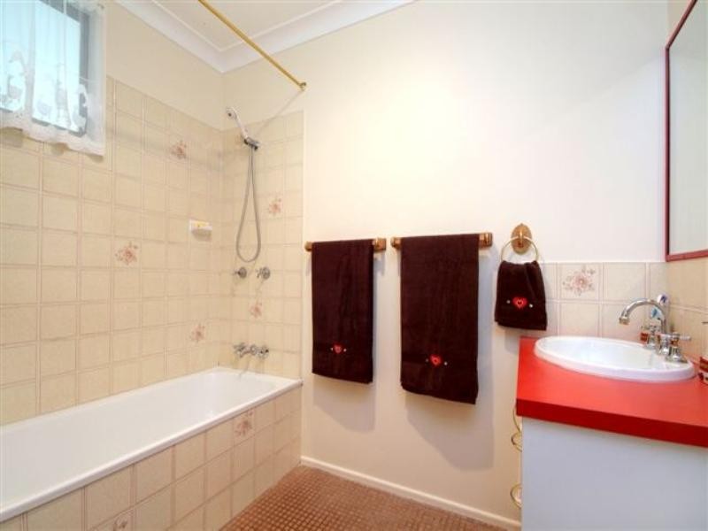 6 Rebwonga Street, Kingsthorpe QLD 4400