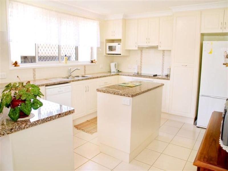 17 Knockator Crescent, Centenary Heights QLD 4350