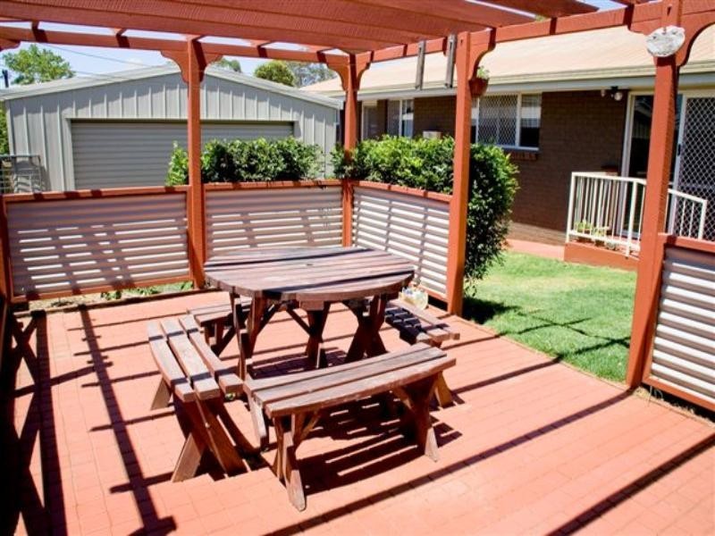 17 Knockator Crescent, Centenary Heights QLD 4350