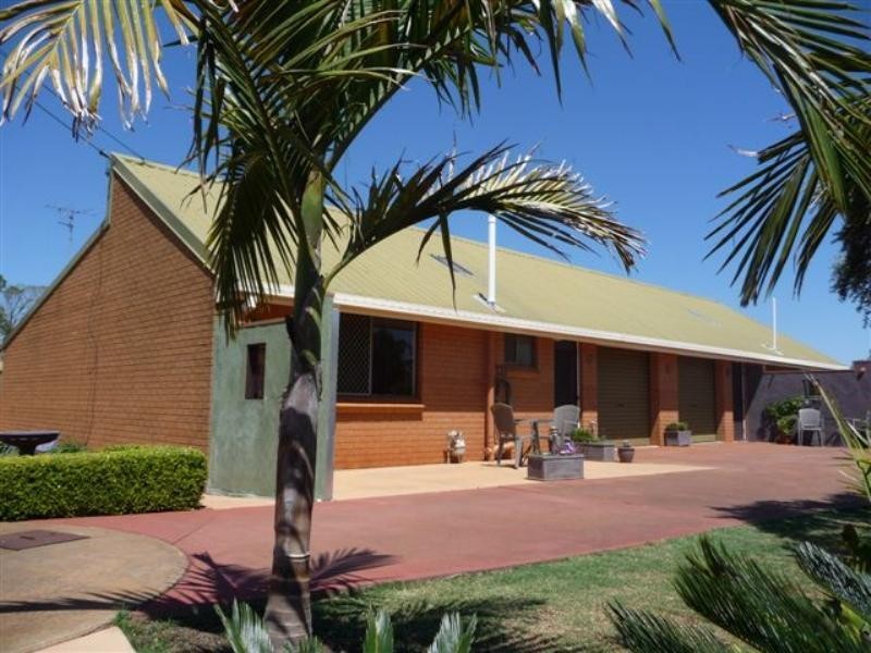 15 Truscott Street, Wilsonton QLD 4350