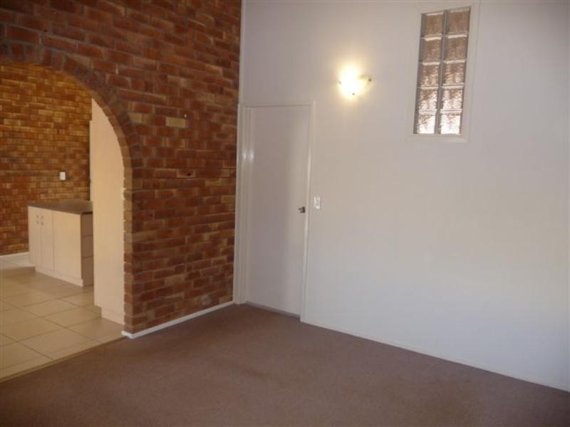 15 Truscott Street, Wilsonton QLD 4350