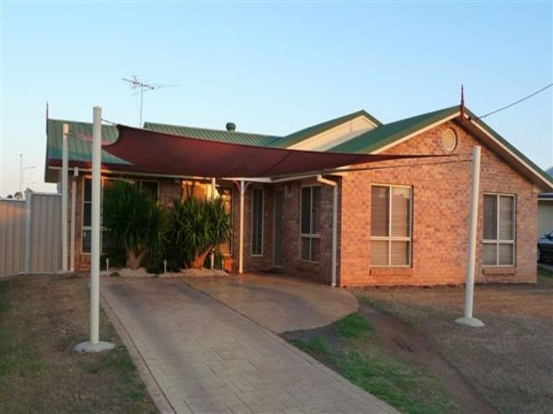 28 Joseph Street, Oakey QLD 4401