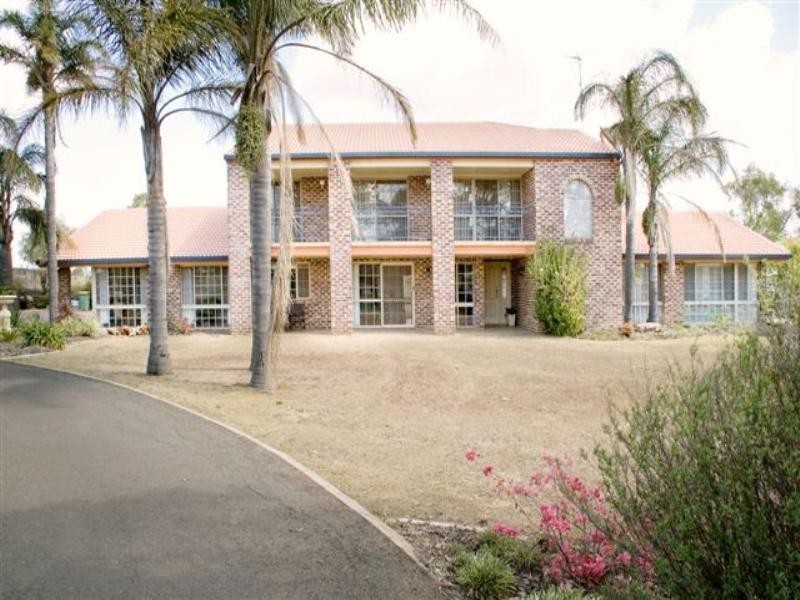 7 Birdland Drive, Glenvale QLD 4350