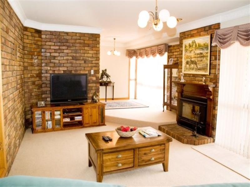 7 Birdland Drive, Glenvale QLD 4350