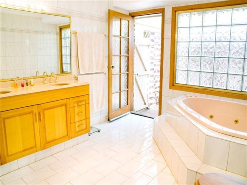 7 Birdland Drive, Glenvale QLD 4350