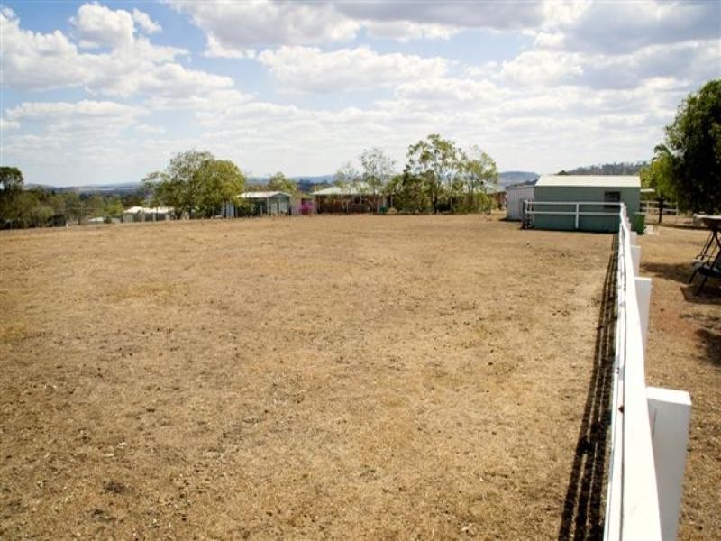 7 Birdland Drive, Glenvale QLD 4350