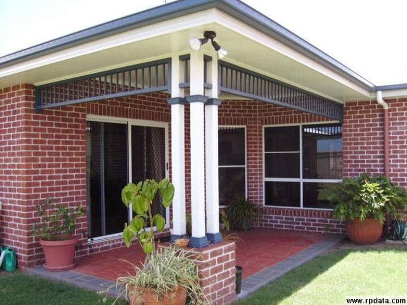 142 Spring Street, Kearneys Spring QLD 4350