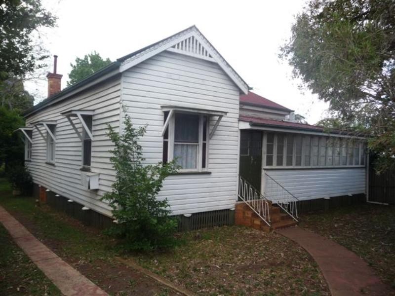 279 James Street, Newtown QLD 4350