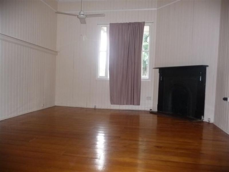 279 James Street, Newtown QLD 4350