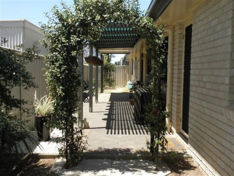 4/15 Goode Street, Newtown QLD 4350