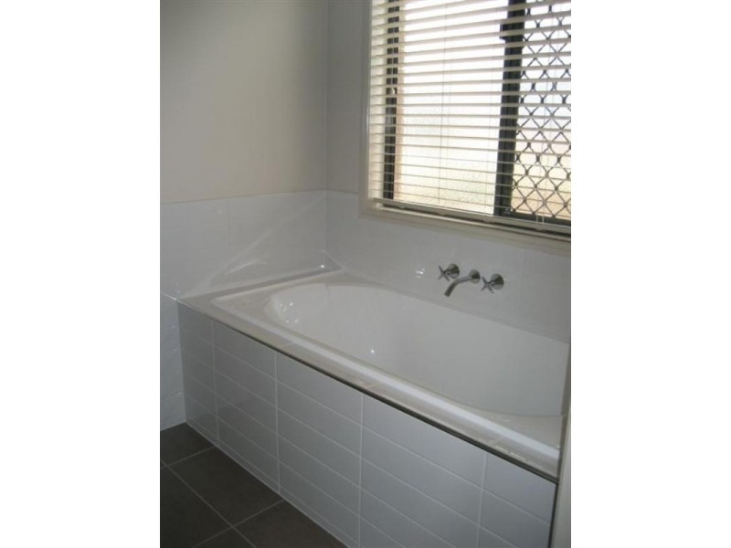 73 Whitman Street, Westbrook QLD 4350