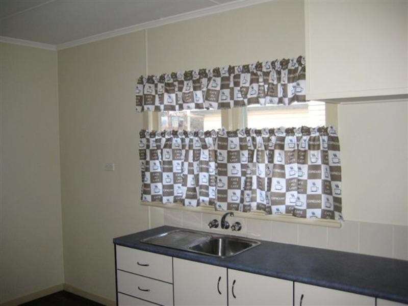 4 Robsart Street, North Toowoomba QLD 4350