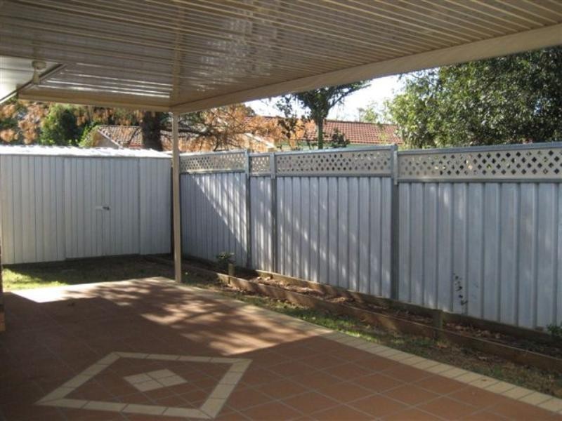 2/9a Gatfield Street, Newtown QLD 4305
