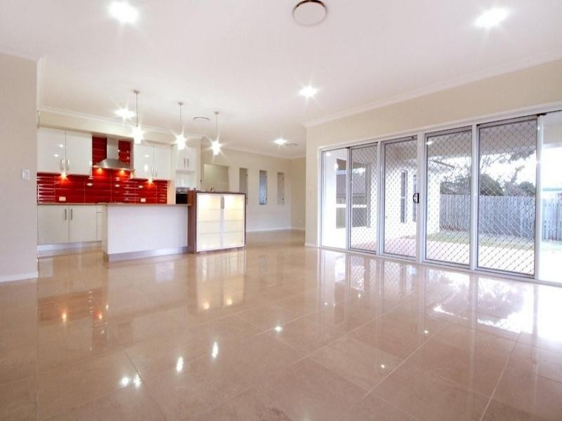 9 Fallon Drive, Middle Ridge QLD 4350