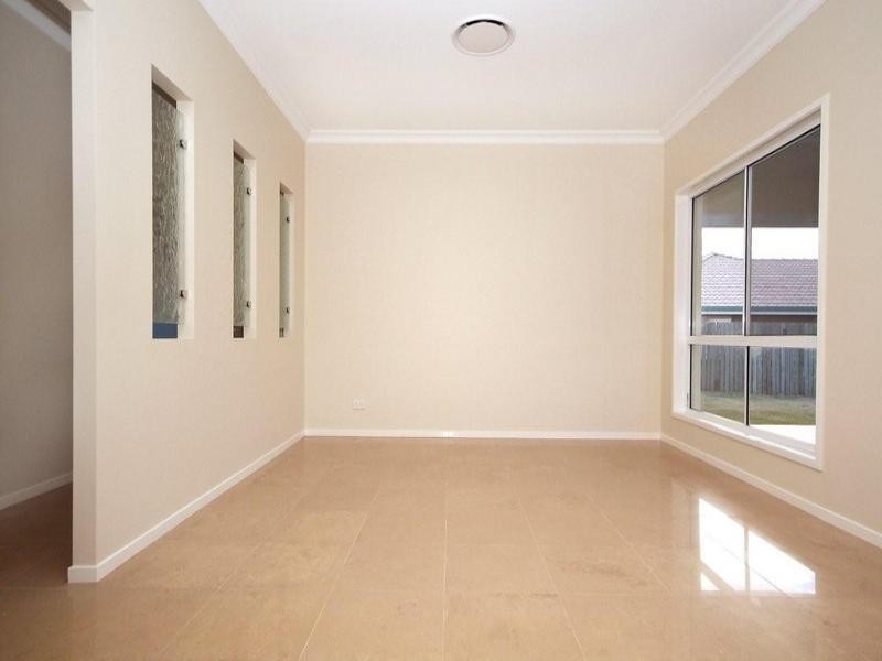 9 Fallon Drive, Middle Ridge QLD 4350