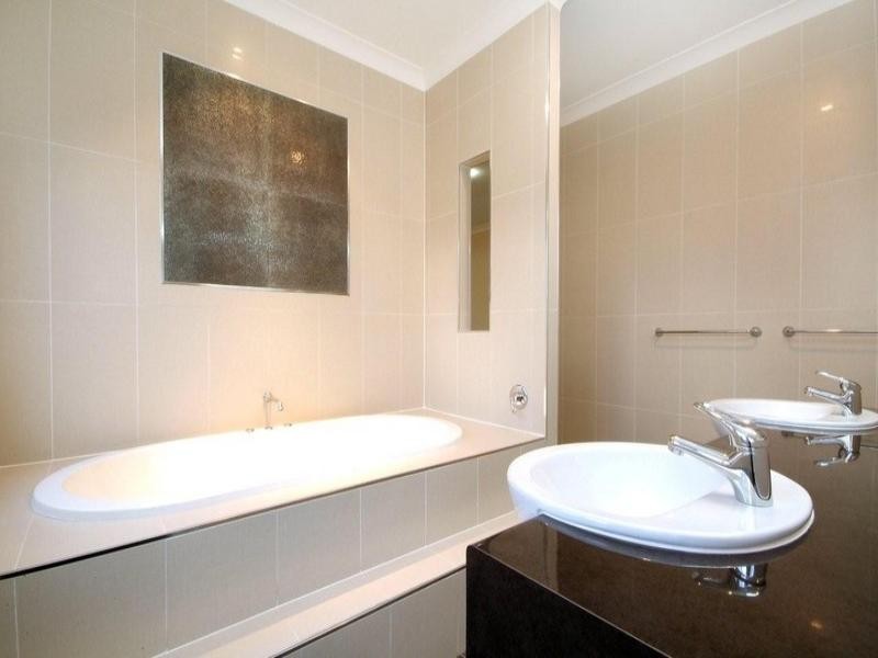 9 Fallon Drive, Middle Ridge QLD 4350