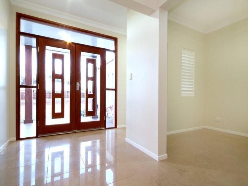 9 Fallon Drive, Middle Ridge QLD 4350