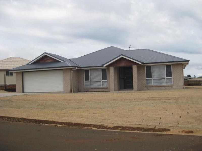 9 Koel Crescent, Highfields QLD 4352