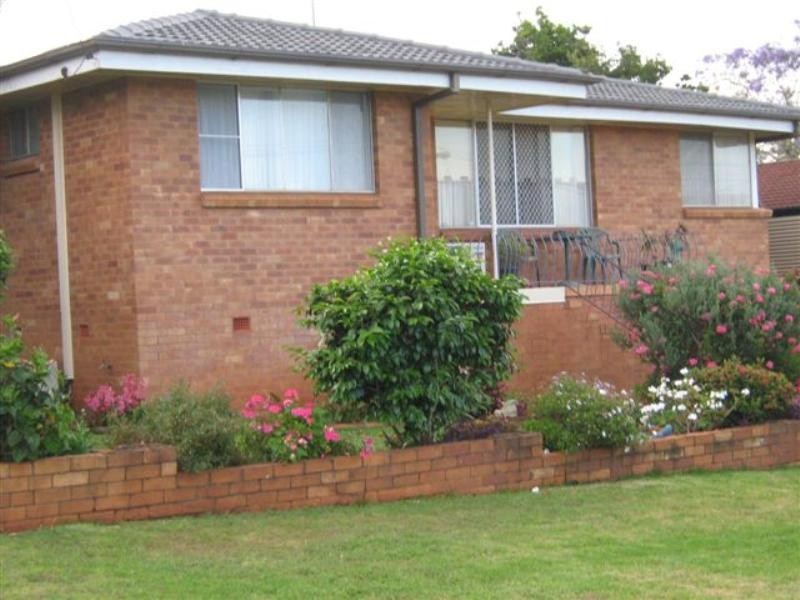 11 Skehan Street, Centenary Heights QLD 4350