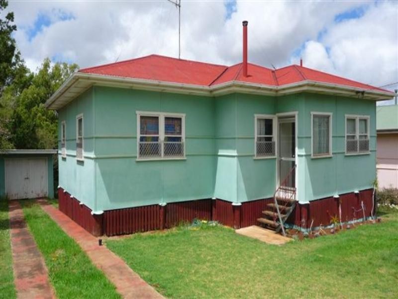 152 Jellicoe Street, North Toowoomba QLD 4350