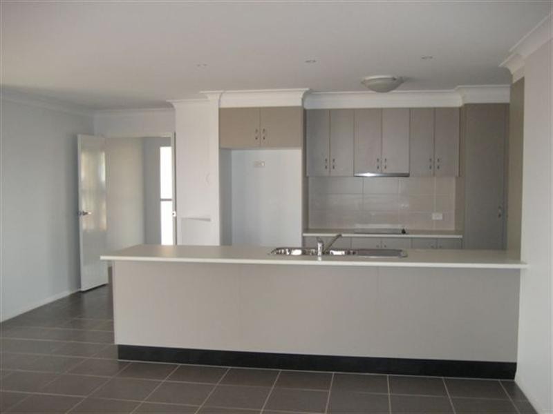 10 Quail Court, Highfields QLD 4352