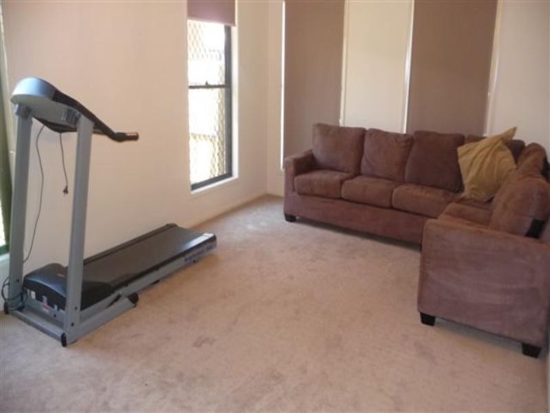 16 Beardsworth Court, Middle Ridge QLD 4350