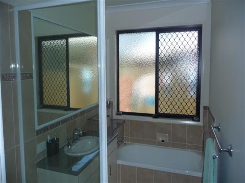 16 Beardsworth Court, Middle Ridge QLD 4350