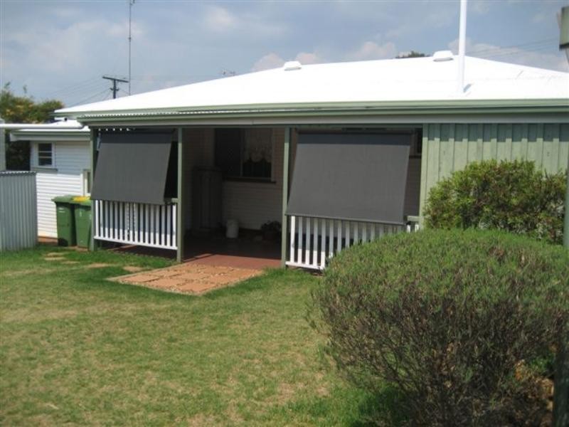 9 Leawarra Street, Wilsonton QLD 4350