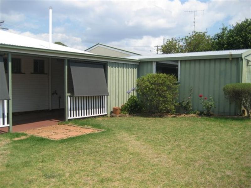 9 Leawarra Street, Wilsonton QLD 4350
