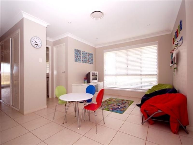 3 Nita Close, Middle Ridge QLD 4350