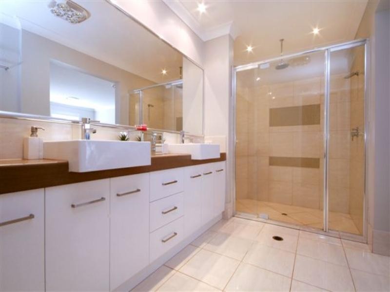 3 Nita Close, Middle Ridge QLD 4350