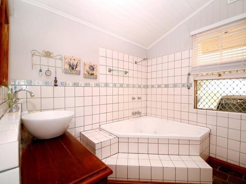 294 Hume Street, Centenary Heights QLD 4350