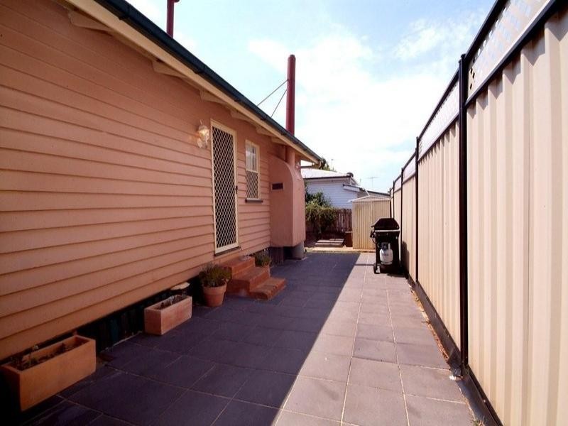 294 Hume Street, Centenary Heights QLD 4350